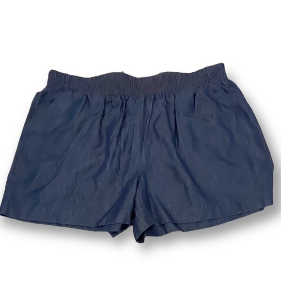 Nwt APT. 9 Size M Blue Chambray Pull On Shorts - Picture 3 of 6